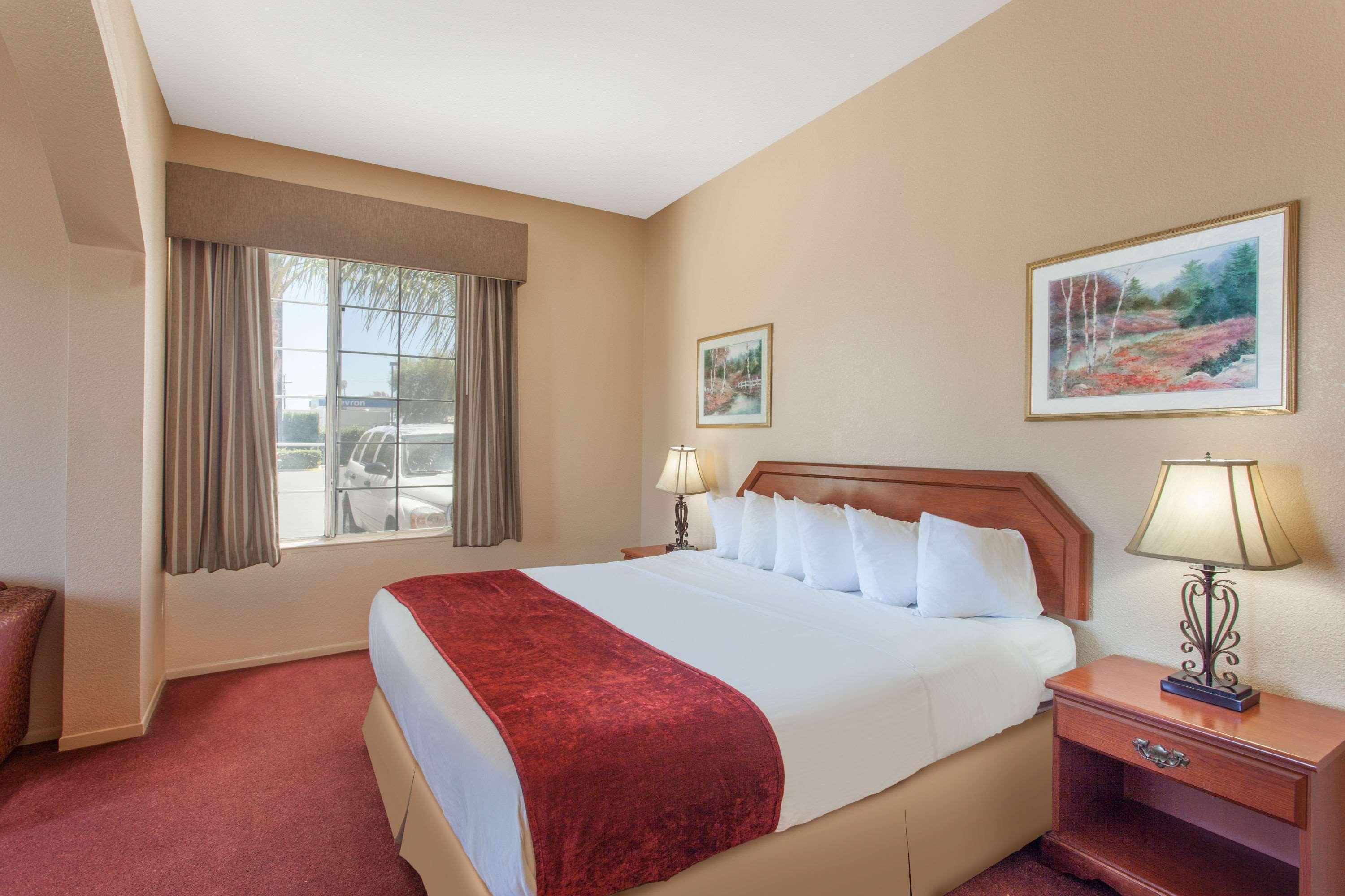 فندق Ramada By Wyndham Fresno Northwest المظهر الخارجي الصورة