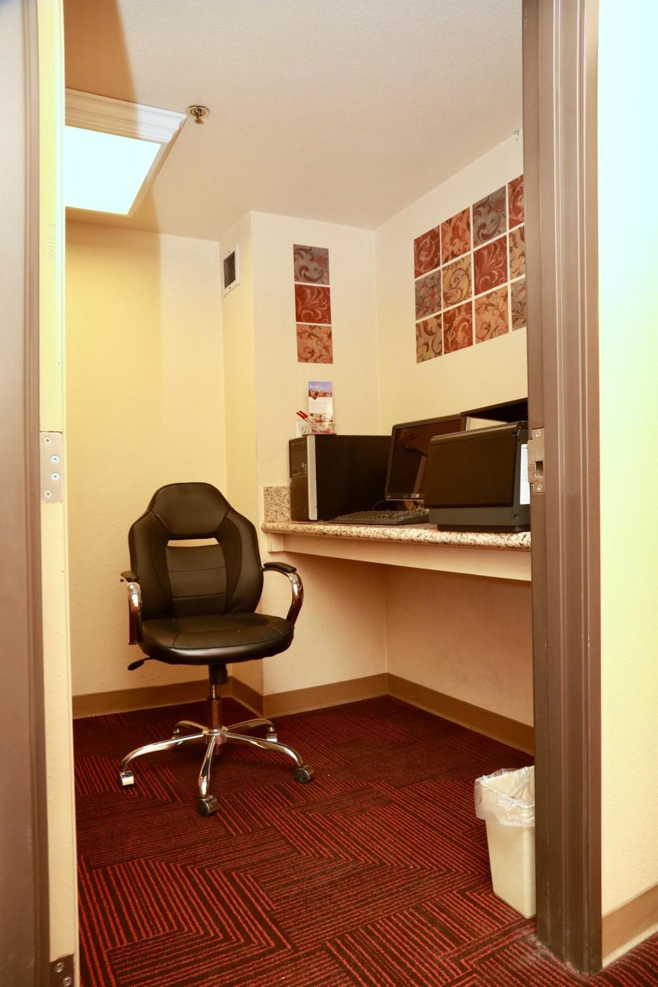 فندق Ramada By Wyndham Fresno Northwest المظهر الخارجي الصورة